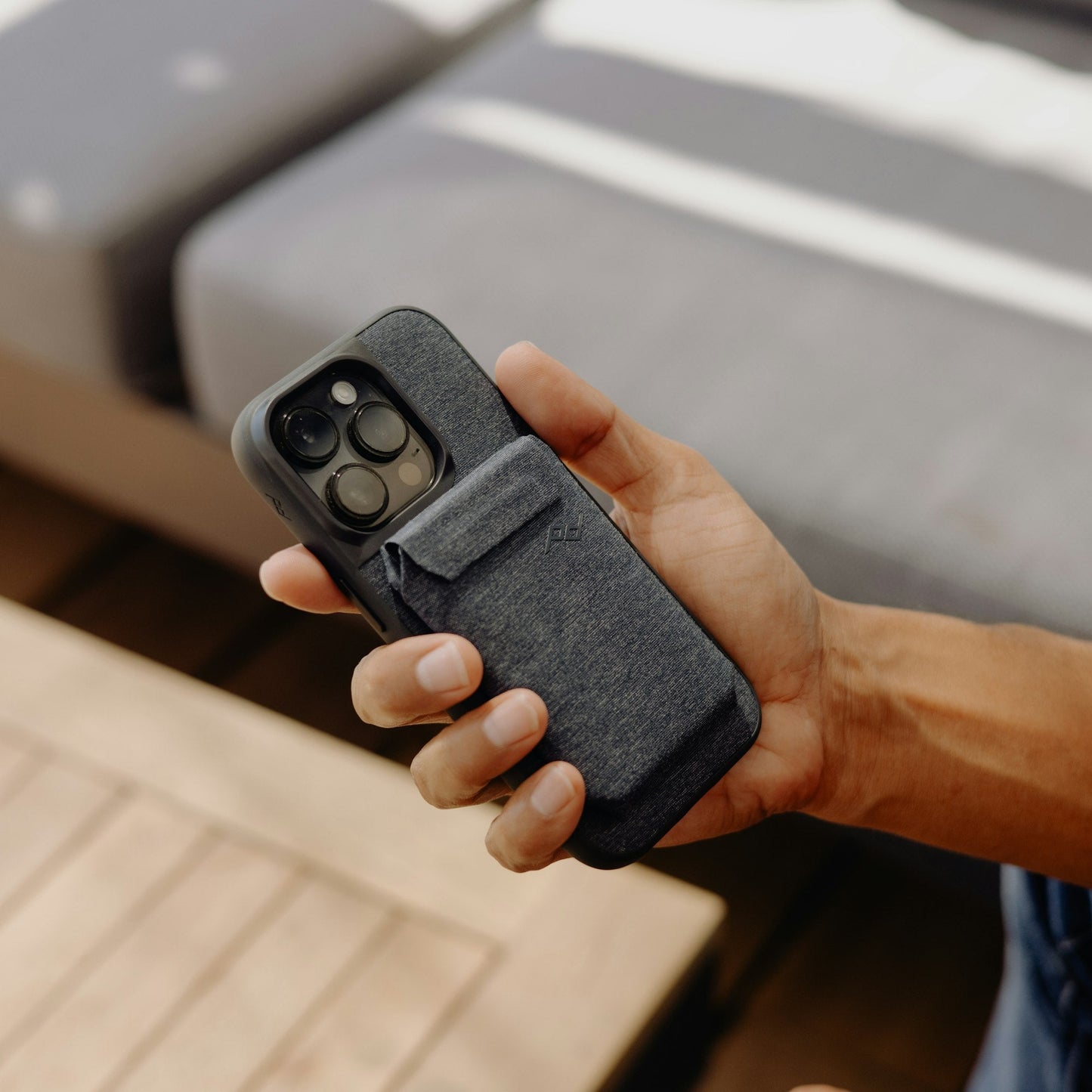 Everyday Case | iPhone 16 Pro Charcoal - Howling Moto