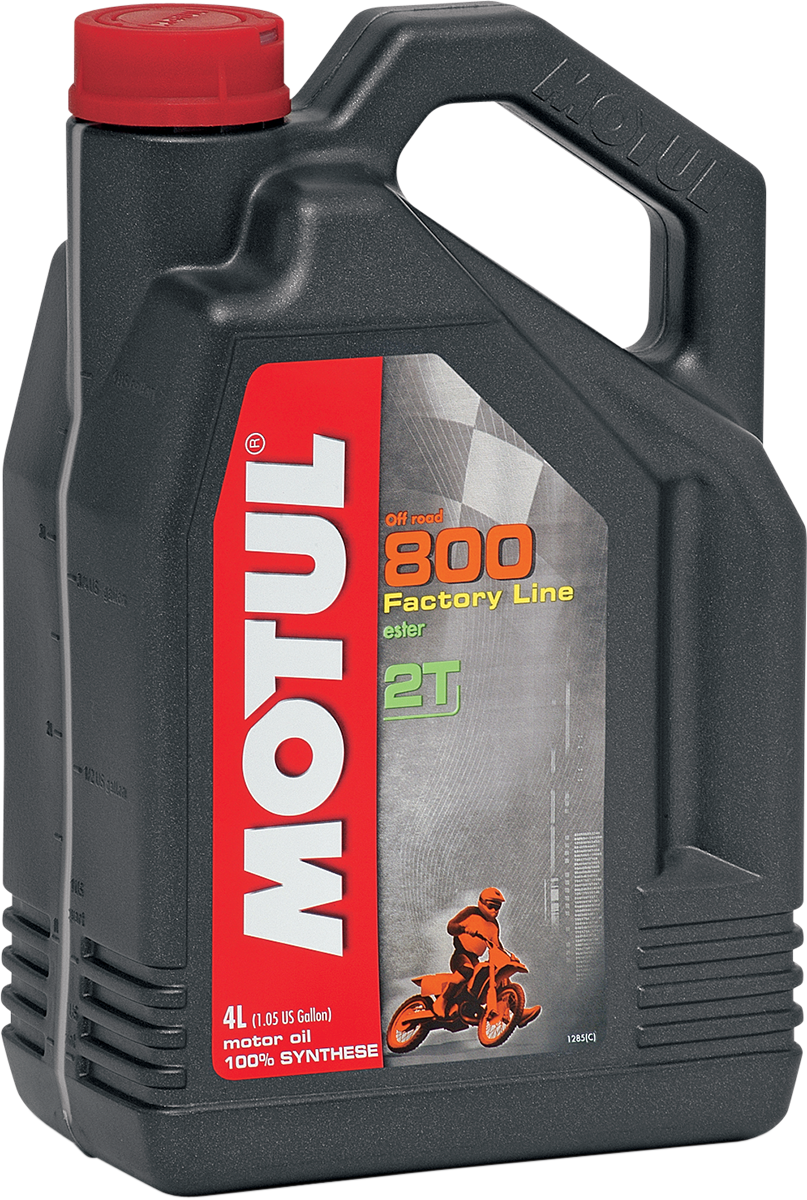 MOTUL 800 2T Off-Road Synthetic Oil 4L container, designed for high-performance motorcycle and off-road engine lubrication.