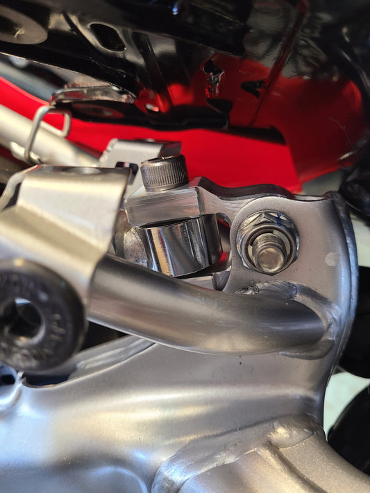 CRF110 REAR SHOCK EXTENDER - Howling Moto