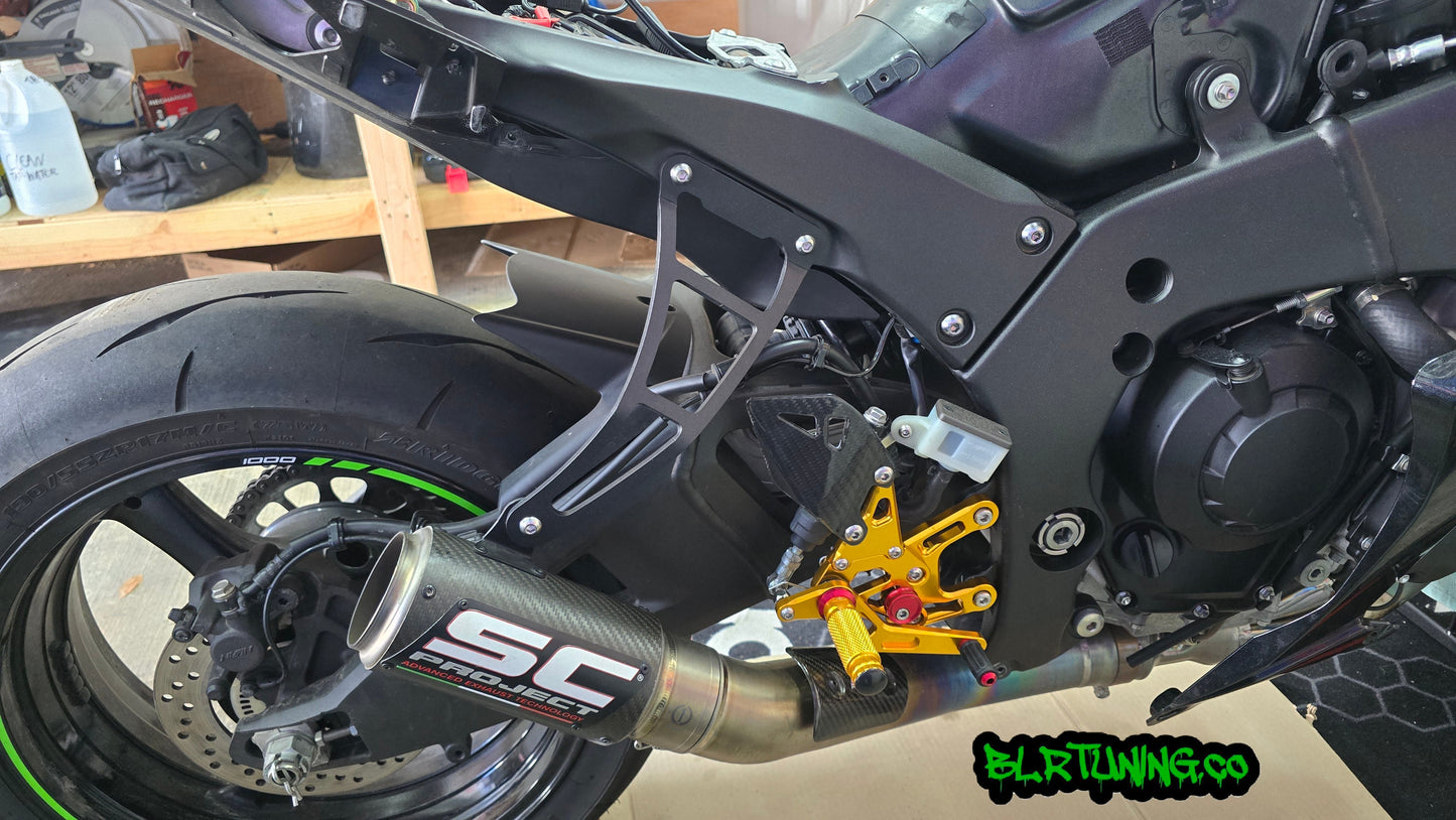 KAWASAKI NINJA ZX-10R ZX-10RR ZX1000 REAR PEG DELETE BLOCK OFF PLATES AND EXHAUST HANGER KIT FITS 2011 - 2024 - Howling Moto