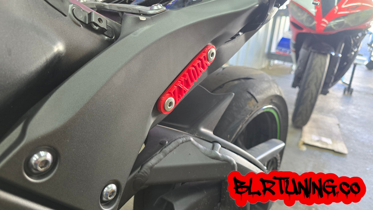 KAWASAKI NINJA ZX-10R ZX-10RR ZX1000 REAR PEG DELETE BLOCK OFF PLATES AND EXHAUST HANGER KIT FITS 2011 - 2024 - Howling Moto
