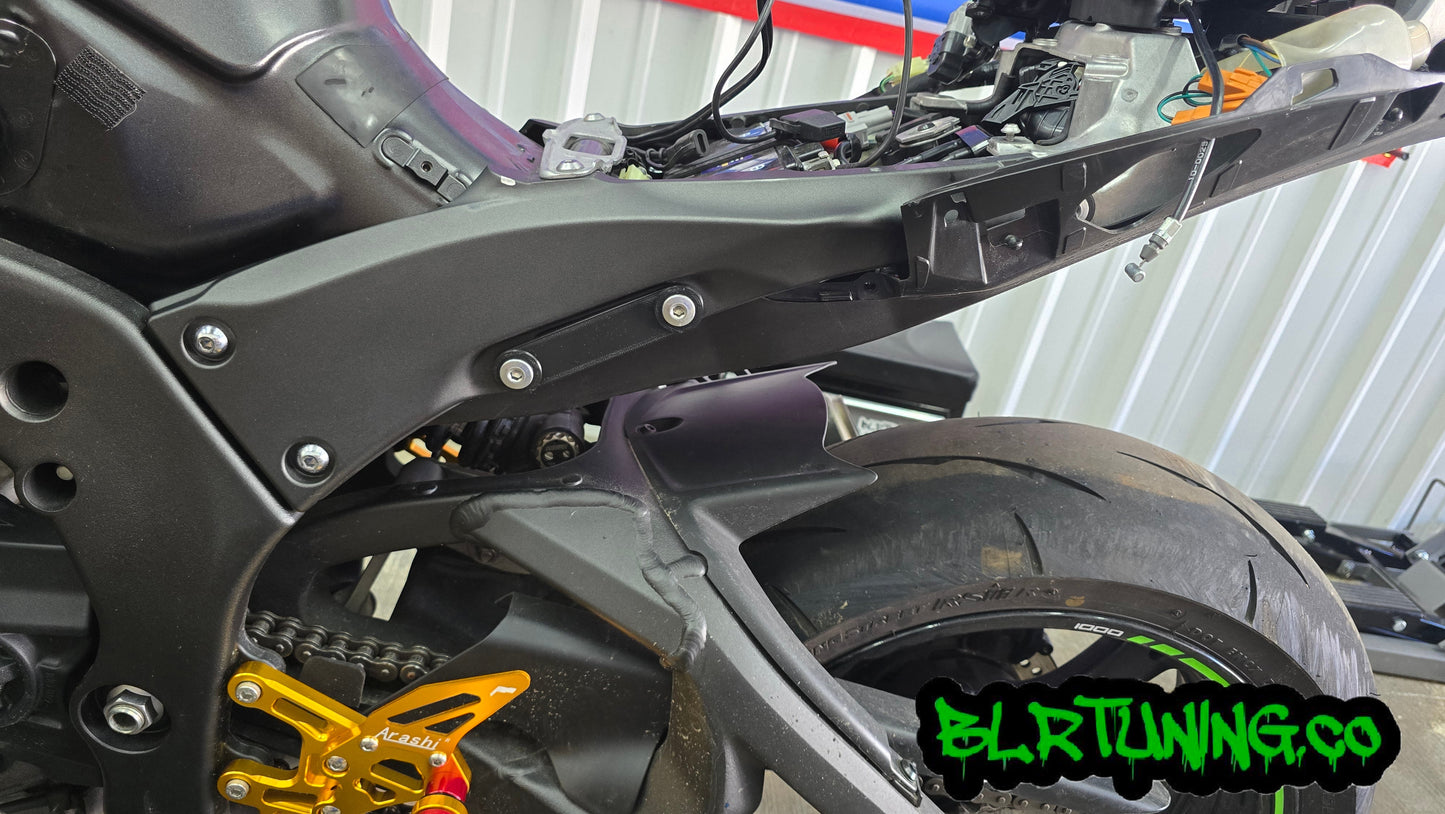 KAWASAKI NINJA ZX-10R ZX-10RR ZX1000 REAR PEG DELETE BLOCK OFF PLATES AND EXHAUST HANGER KIT FITS 2011 - 2024 - Howling Moto