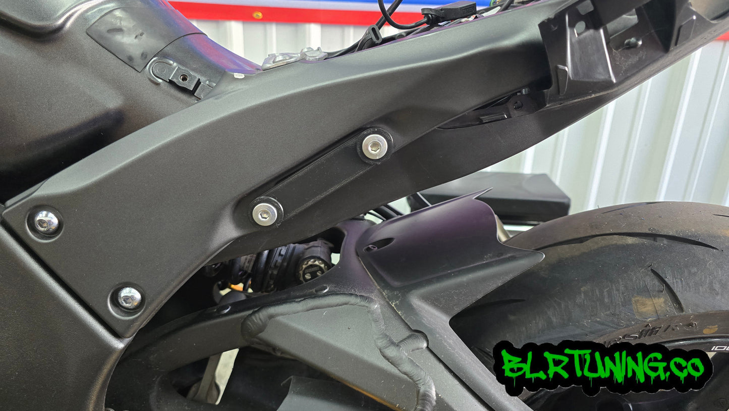 KAWASAKI NINJA ZX-10R ZX-10RR ZX1000 REAR PEG DELETE BLOCK OFF PLATES AND EXHAUST HANGER KIT FITS 2011 - 2024 - Howling Moto