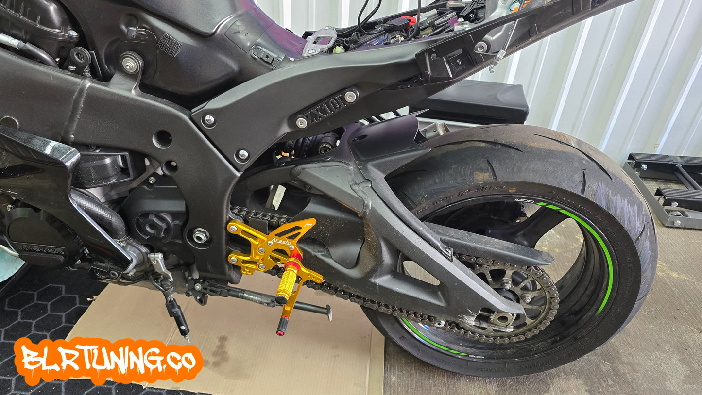 KAWASAKI NINJA ZX-10R ZX-10RR ZX1000 REAR PEG DELETE BLOCK OFF PLATES AND EXHAUST HANGER KIT FITS 2011 - 2024 - Howling Moto