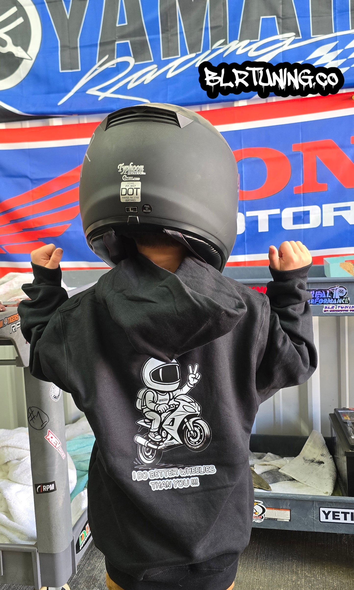 YOUTH HOODIE - I do better wheelies than you - limited edition - Howling Moto