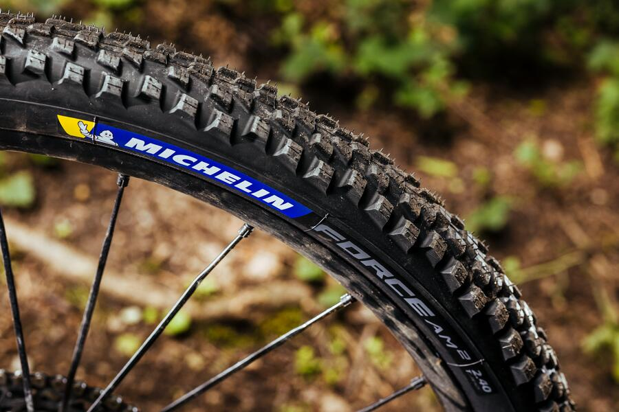 Michelin Force AM2 Competition Tire - 27.5 x 2.60 for All Mountain and Gravity Riding
