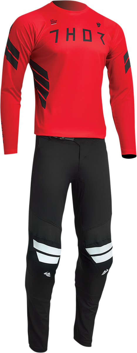 Red THOR Assist Sting Long-Sleeve MTB jersey in 2XL, featuring breathable fabric and cycling-specific design for mountain biking.