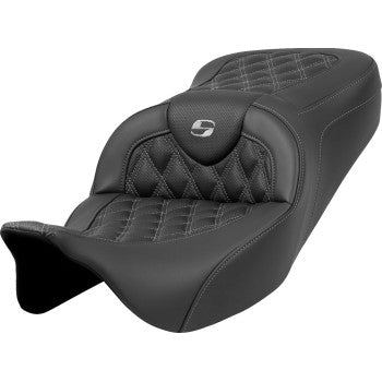 SADDLEMEN Roadsofa™ motorcycle seat with dark gray lattice stitch, without backrest, designed for FLH/FLT models 2008-2023