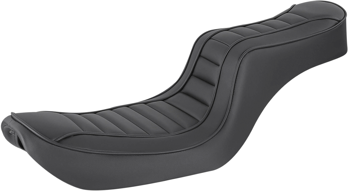 Saddlemens Hog Killers Seat for Dyna motorcycle, black leather seat with detailed stitching, designed for comfort and style.