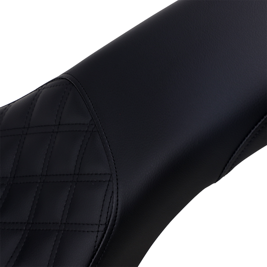 Bill's Exhausts SADDLEMEN Profiler motorcycle seat with front lattice and rear smooth black leather for enhanced comfort and style.