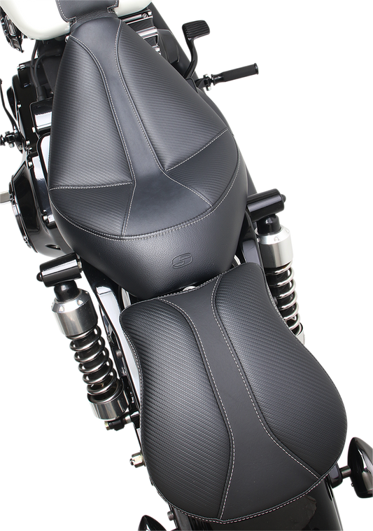 Contoured SADDLEMEN Dominator Pad seat for motorcycles, featuring a 9-inch width and ergonomic design, made by Bill's Exhausts.