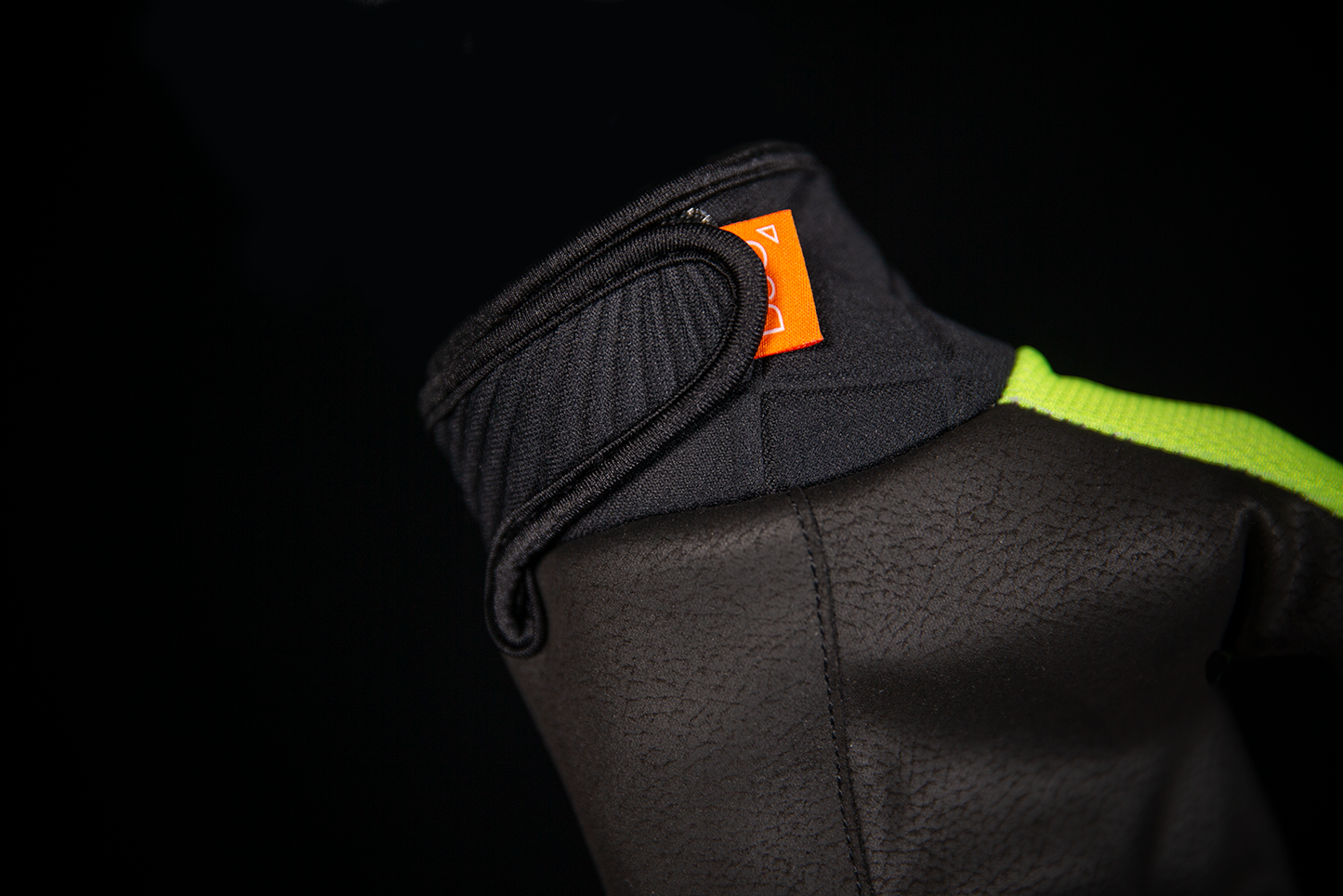 Bill's Exhausts ICON Anthem 2 CE™ Hi-Vis gloves, small size, with reflective material and durable design.