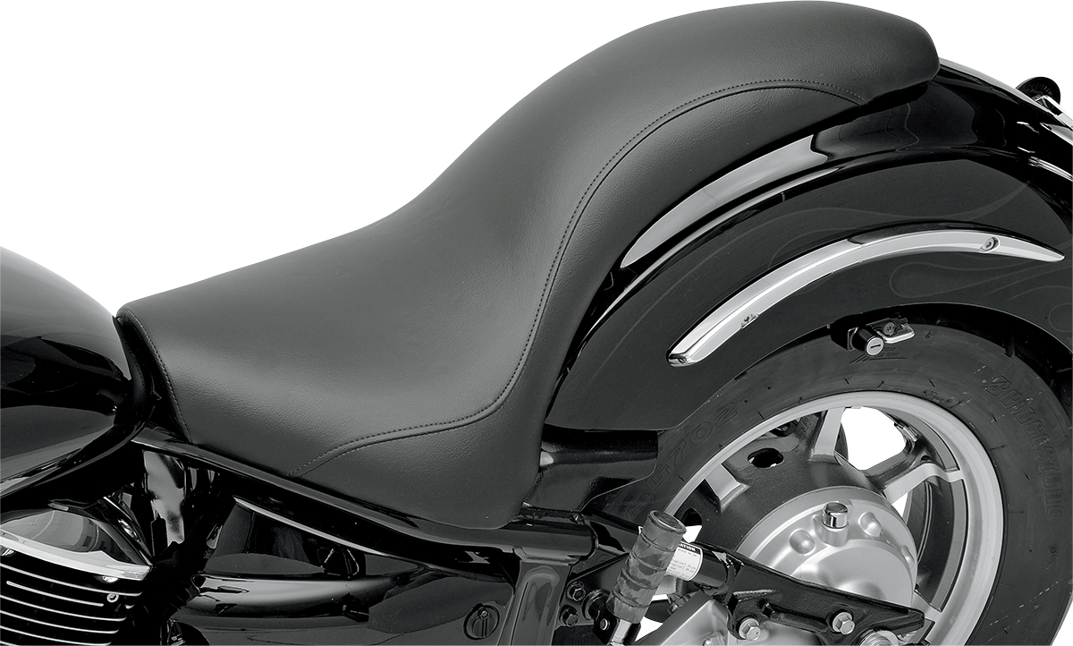 Black SADDLEMEN Profiler motorcycle seat for XVS1100, smooth design, designed for comfort and style.