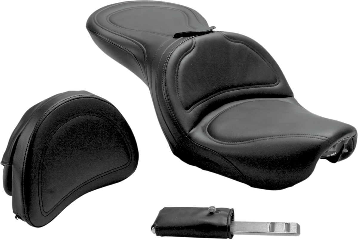 Black SADDLEMEN Explorer motorcycle seat with backrest and stitched design for FXD 2004-2005, featuring a durable and comfortable build.