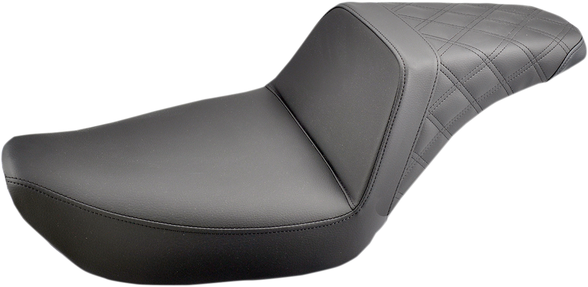 Black Saddlemens Step Up Rear Seat with lattice stitching for FXD motorcycles, showcasing a durable, comfortable design.