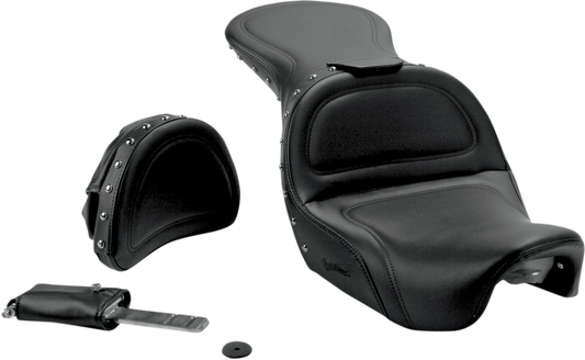 Bill's Exhausts SADDLEMEN Explorer Special Seat with backrest for Dyna 806-04-040 motorcycle, showing padded seat and backrest support.