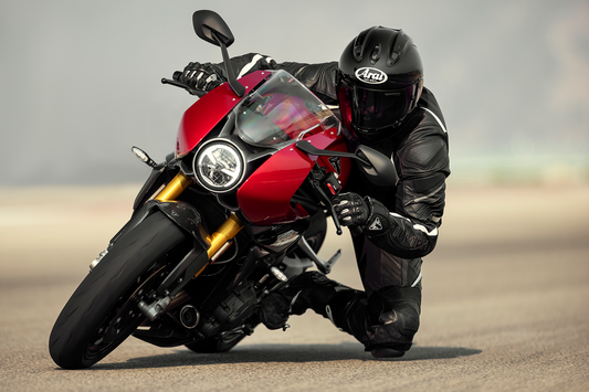 Black ARAI Corsair-X helmet in size large, featuring aerodynamic design and safety features for motorcycle riders.