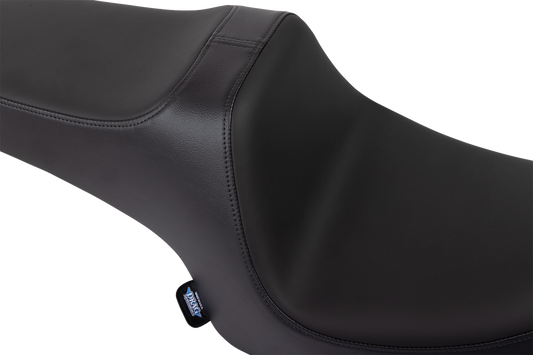 Drag Specialties Predator III motorcycle seat for Challenger 2020-2025, solar leather with smooth finish, part 4718E.