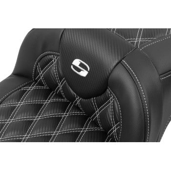 SADDLEMEN Roadsofa™ extended reach motorcycle seat with lattice stitch and white stitching for FLTR/FLHX 2023-2024 models.