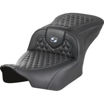 Bill's Exhausts SADDLEMEN Roadsofa™ seat without backrest, honeycomb design with silver stitching for FLTR/FLHX 2023-2024 models.