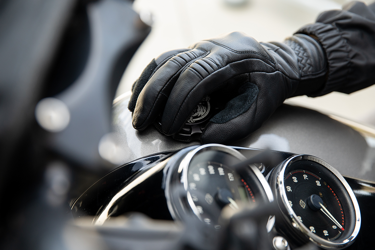 Black BILTWELL Belden gloves in large size, made by Bill's Exhausts, showing the textured leather material and wrist closure.