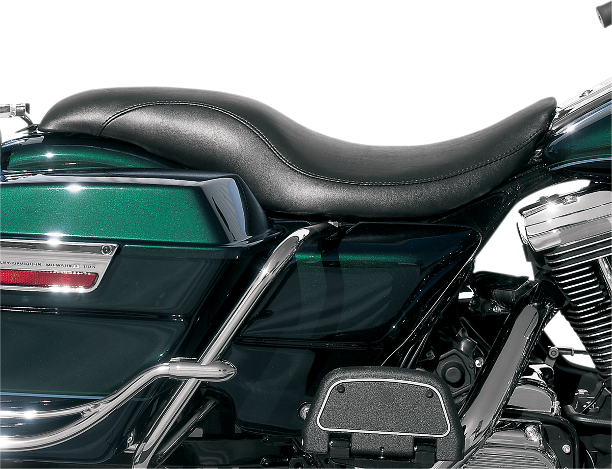 Black SADDLEMEN Profiler motorcycle seat for Road King, smooth finish, designed for comfort and style.