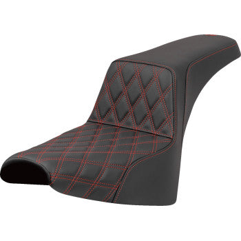 SADDLEMEN Step-Up Seat with front lattice stitch and red stitching for Harley FXST/FXBB 2018-2025, featuring a sleek design