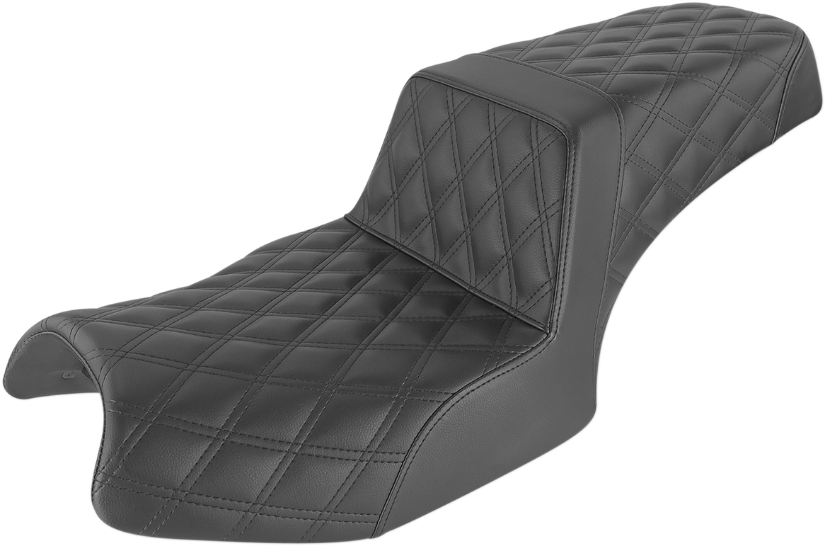 Black SADDLEMEN Step Up Seat with full lattice design for Challenger I20-06-175 motorcycle, made by Bill's Exhausts.