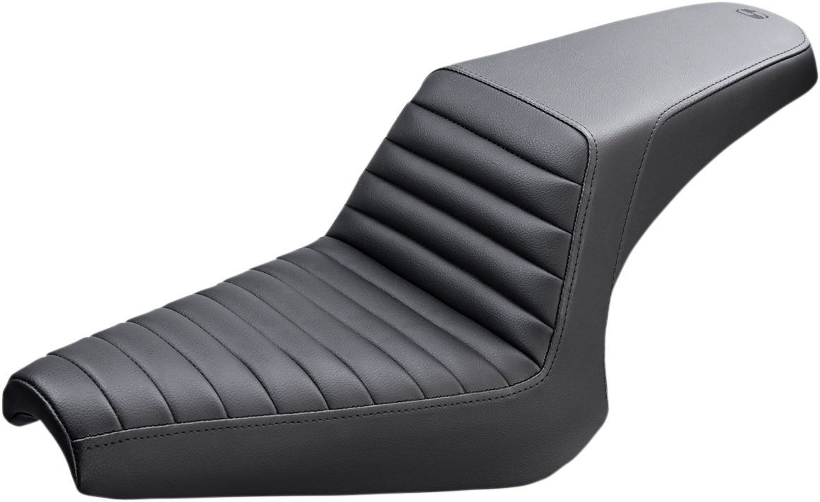 Black Saddlemens Step Up Seat with front tuck-n-roll design for motorcycles, showcasing durable leather and premium stitching.
