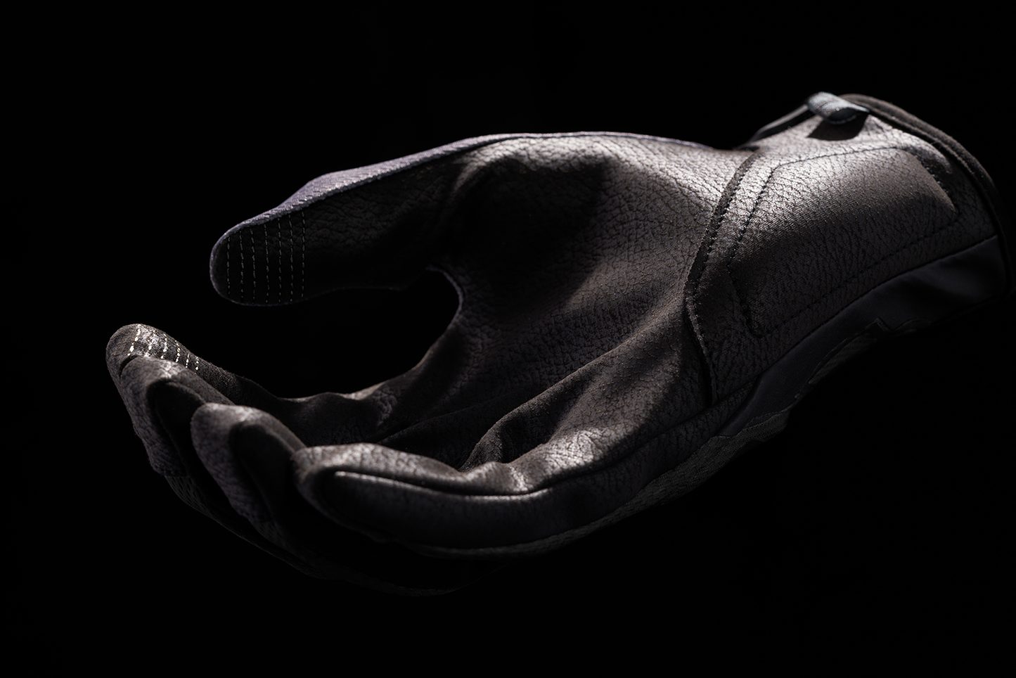 Bill's Exhausts ICON Hooligan™ CE gloves in dark camo, small size, showcasing durable fabric and tactical design.