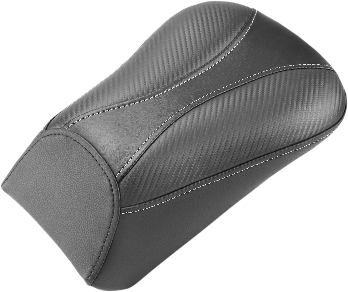SADDLEMEN Dominator Pillion Pad for motorcycle seats, black with gray stitching, designed for standard reach comfort and style.