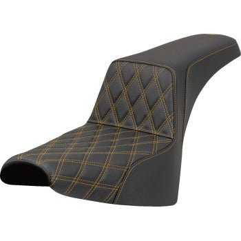 Bill's Exhausts SADDLEMEN Step-Up Seat with front lattice stitch and gold stitching for FXST/FXBB 2018-2025 motorcycle, showing detailed design.