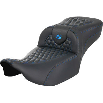 Bill's Exhausts SADDLEMEN Roadsofa™ Extended Reach motorcycle seat in honeycomb blue stitch for FLTR/FLHX 2023-2024.