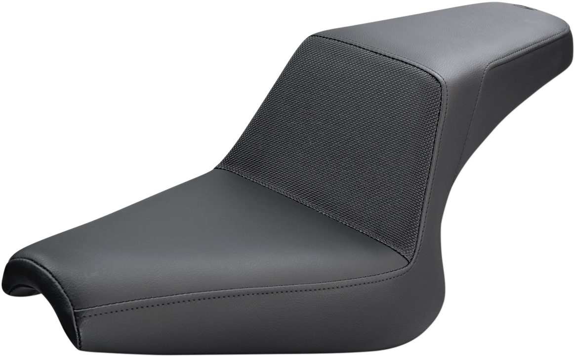 Black SADDLEMEN Step Up Seat with Gripper for Yamaha Y13-16-174 motorcycle, designed for comfort and grip.