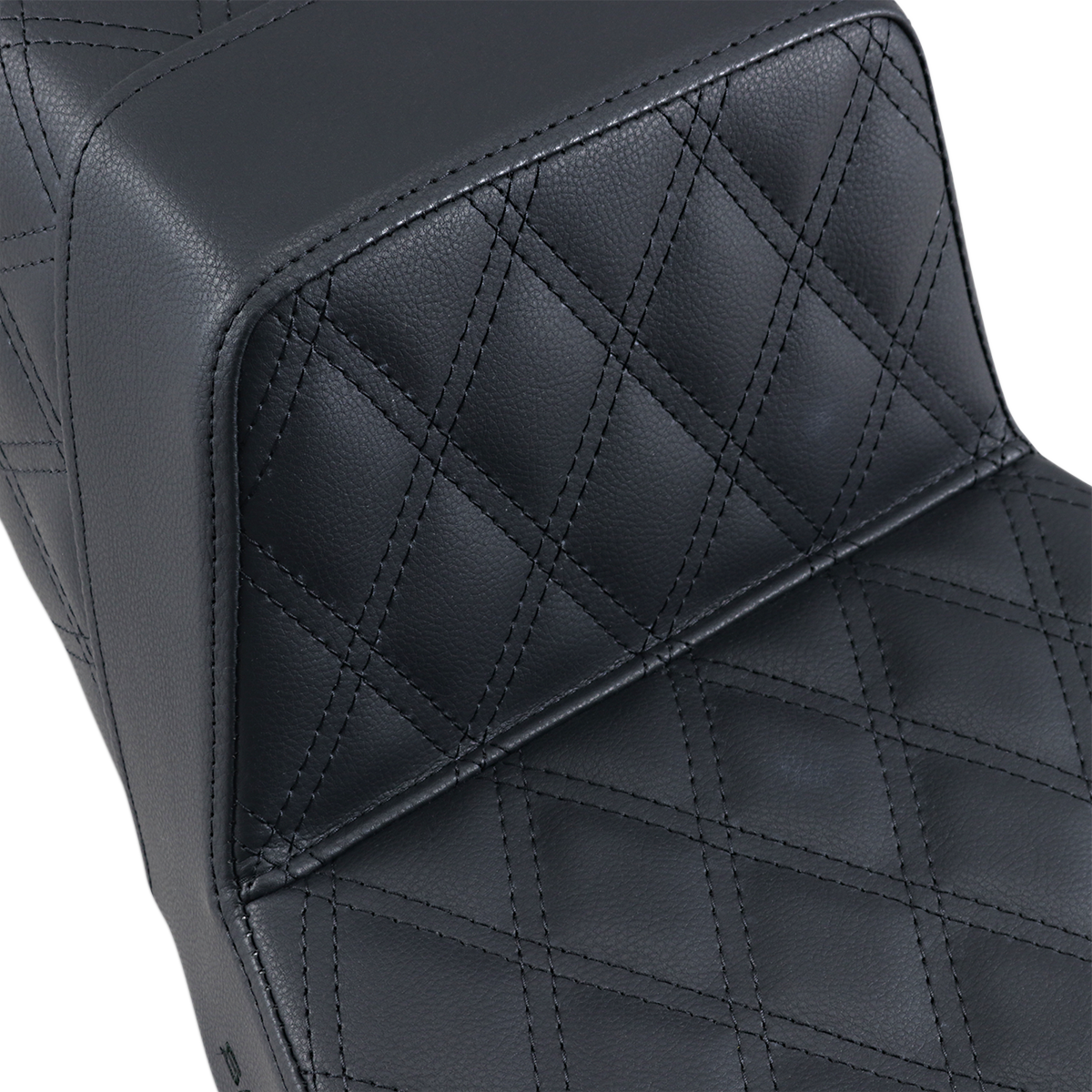 Black Saddlemen Step-Up Seat with full lattice stitching for Harley FLHR/FLHX bikes, designed for comfort and style.