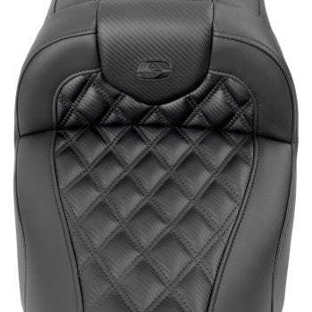 Carbon fiber SADDLEMEN RoadSofaâ„¢ motorcycle seat without backrest with lattice stitching, designed for FLTR/FLHX 2023-2024 models