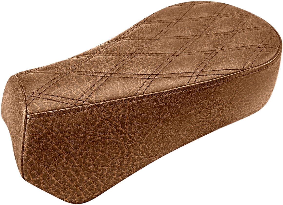 Brown SADDLEMEN Renegade Pillion Pad with lattice stitching for Scout Bobber 2018-2023, designed for comfortable seating.