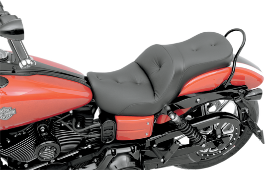 SADDLEMEN Explorer Road Sofa Seat for Harley Dyna '06-'17, black motorcycle seat with cushioned design and durable construction