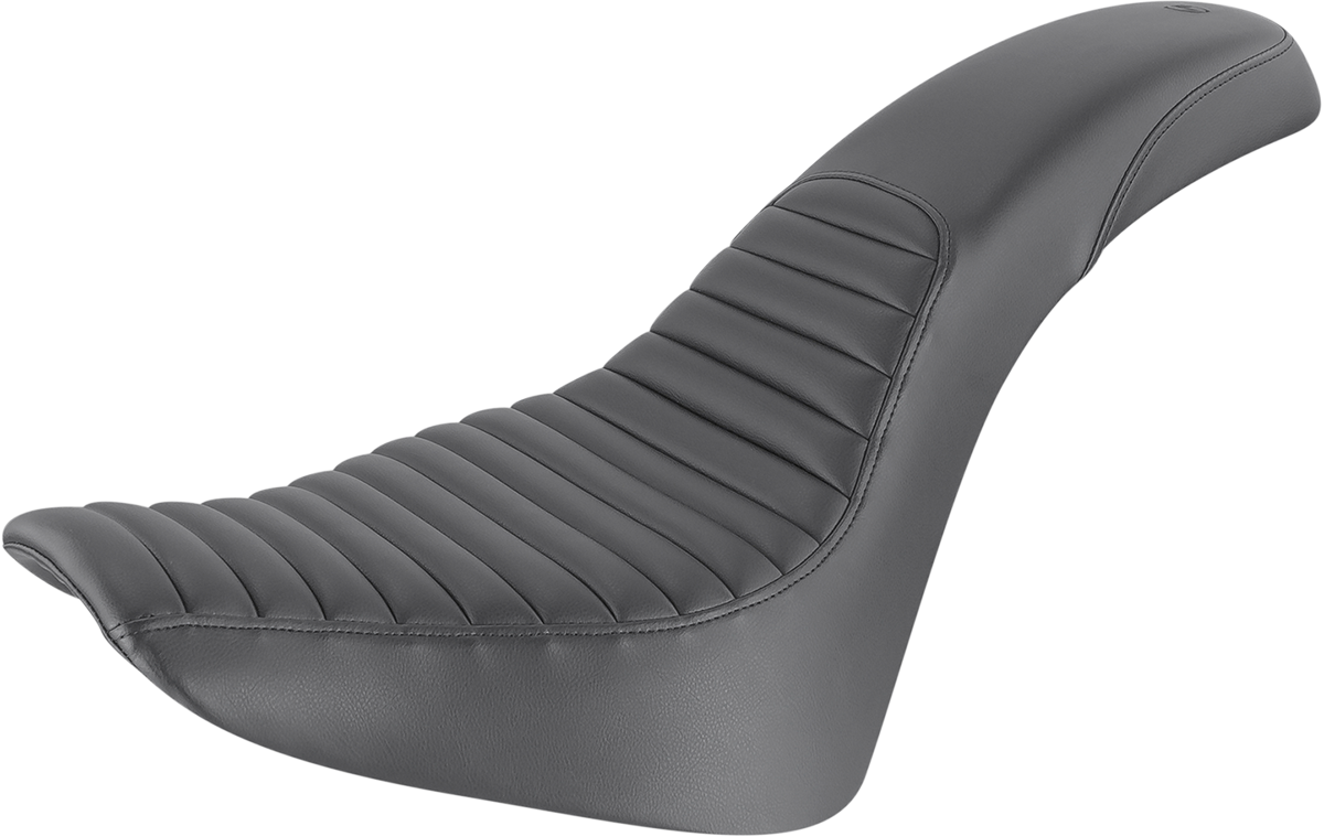 SADDLEMEN Profiler Tuck and Roll motorcycle seat for Softail bikes, featuring soft, padded leather with detailed stitch work.
