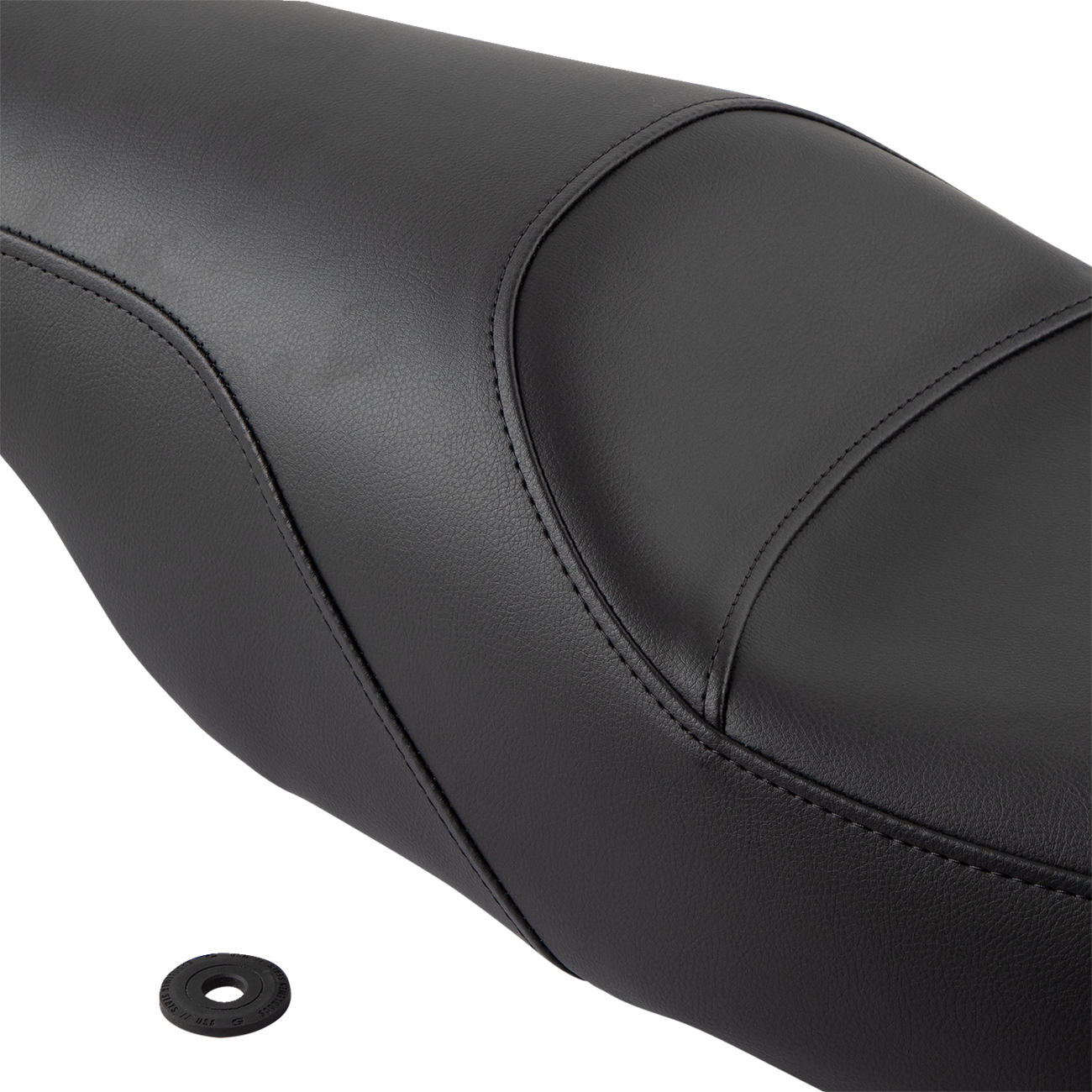Black SADDLEMEN Profiler motorcycle seat for FLHT, smooth design, designed for comfortable riding on Harley-Davidson models.
