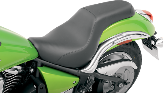 Black SADDLEMEN Profiler motorcycle seat with smooth finish, designed for VN900C model, featuring ergonomic shape and padding.