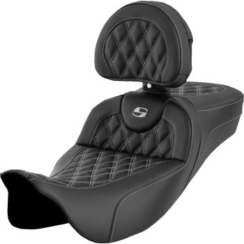 SADDLEMEN Roadsofa™ extended reach motorcycle seat with lattice and silver stitching, includes backrest, designed for FL 2008-2023.