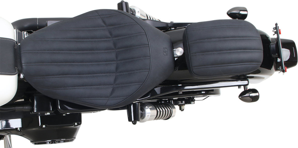 SADDLEMEN Knuckle Pad 7-inch seat cushion for motorcycle seats, featuring durable padding and sleek black design.