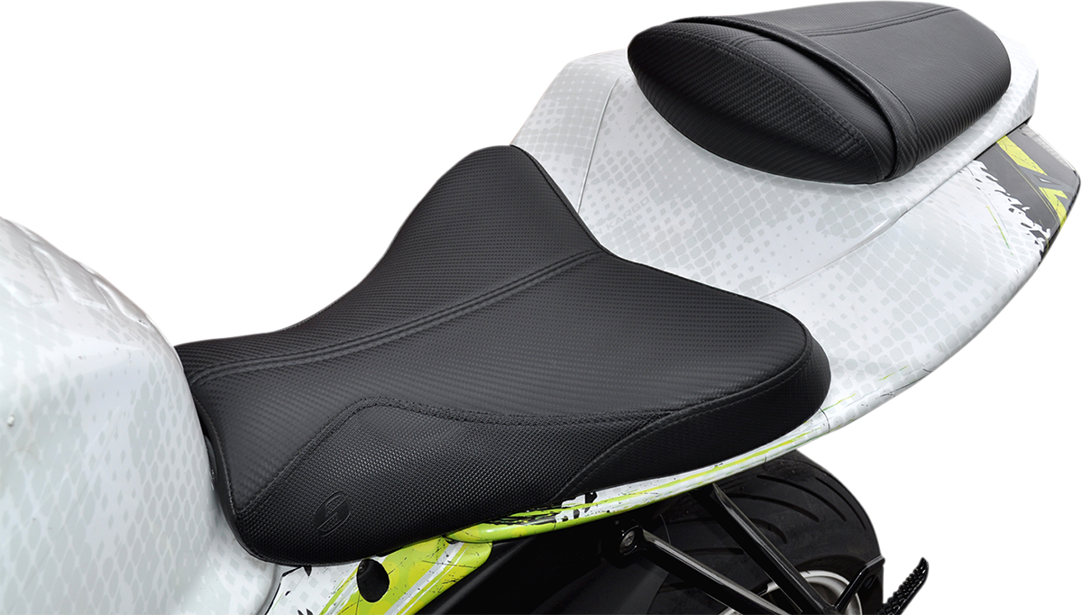 Bill's Exhausts SADDLEMEN GP-V1 standard seat for GSX '05-'06 motorcycle, featuring sleek design and comfortable riding surface.