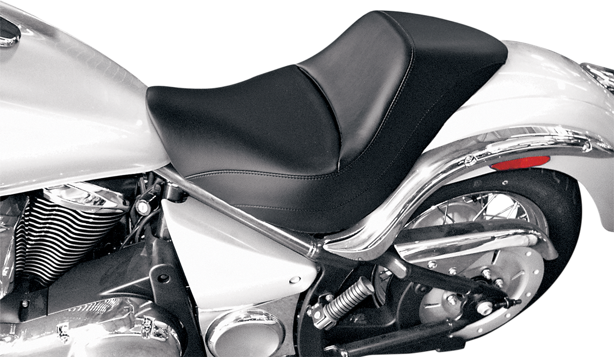 SADDLEMEN Solo Seat for Kawasaki VN900 motorcycle, black leather seat with sleek stitching, designed for solo riding comfort.