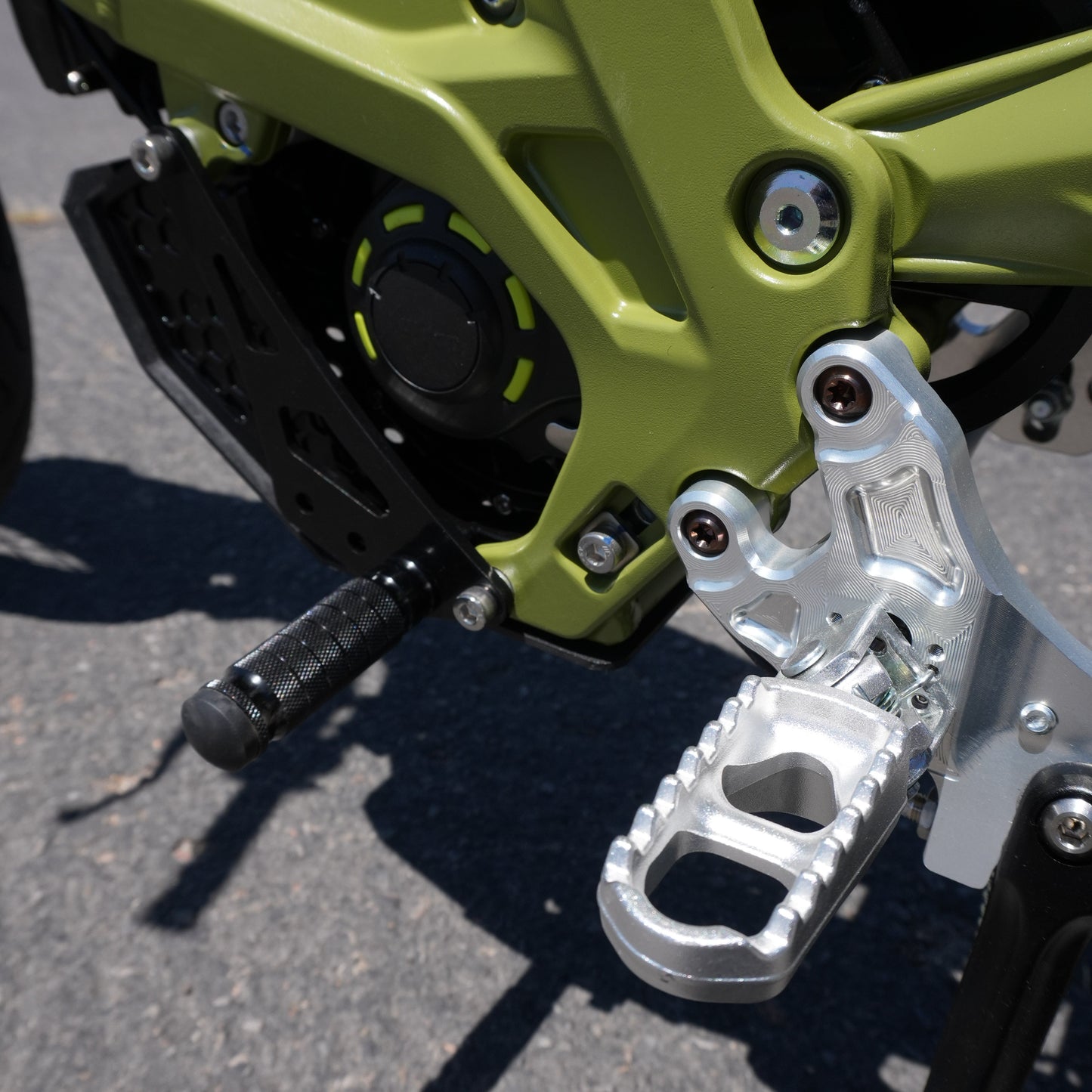 E-Moto Shift Lock Stunt Pegs for Surron Light Bee