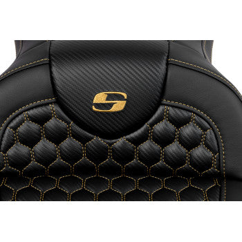 SADDLEMEN RoadSofa™ motorcycle seat in honeycomb gold stitch, without backrest, designed for FLH/FLT models 2008-2023.