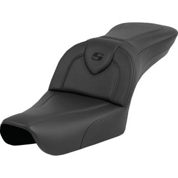 Black Saddlemens RoadSofa motorcycle seat for FXDWG 2004-2005, without driver backrest, designed for Harley Davidson bikes.