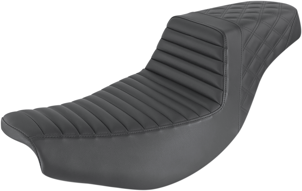 Black Saddlemens Step Up Seat with front tuck-n'-roll and rear lattice for Indian motorcycles, designed by Bill's Exhausts.