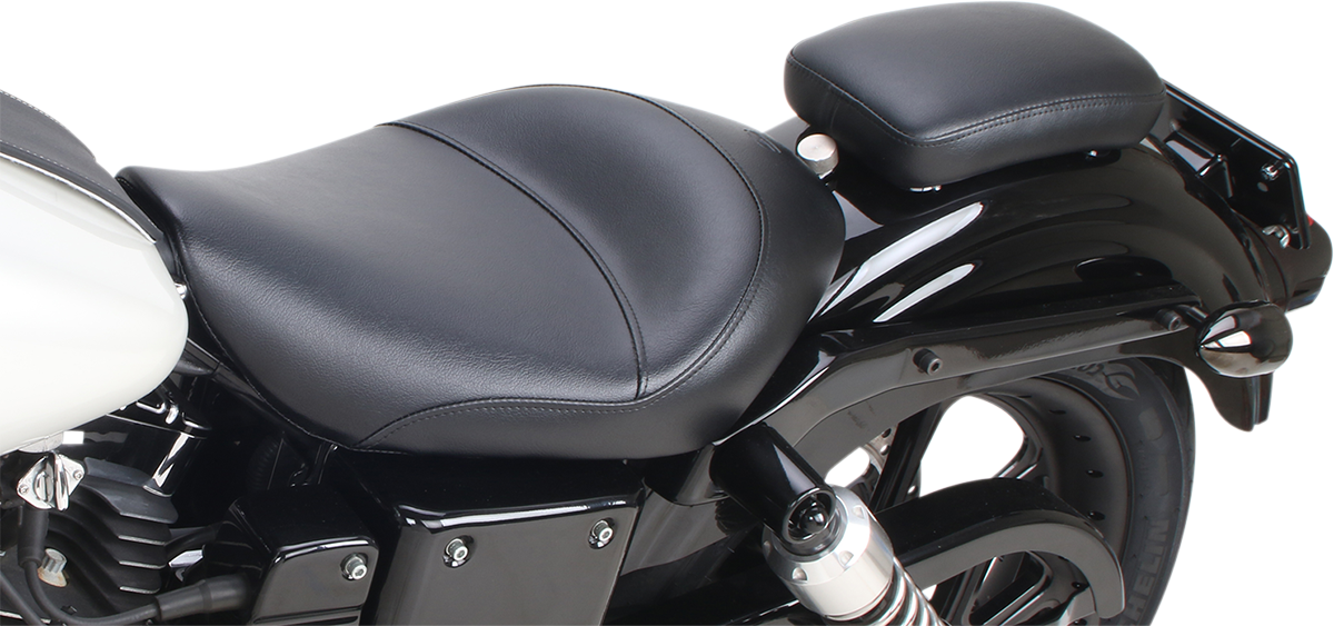 Bill's Exhausts Saddlehyde S3 saddle seat pad with 6-inch size, featuring durable leather for comfort and support.